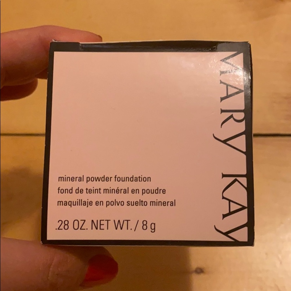 Mary Kay Mineral Powder in Beige 2